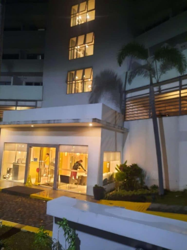 Feby Condo Staycation Manila Exterior photo